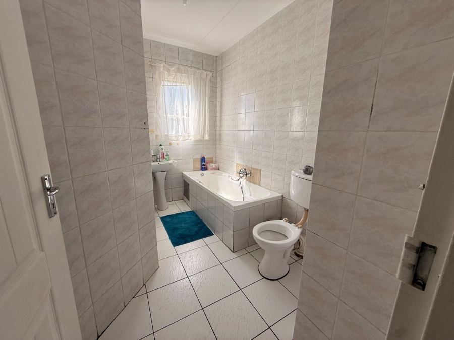 3 Bedroom Property for Sale in Safari Gardens North West